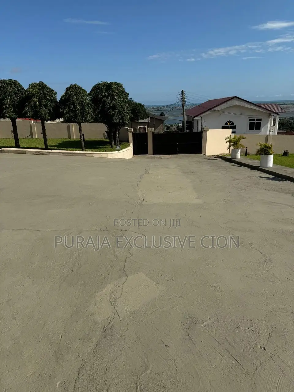 5bdrm Mansion in Green Luxe, MacCharty Hills for rent
