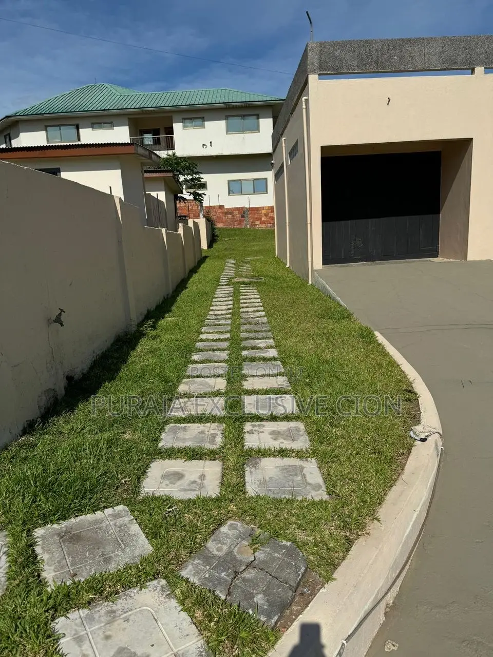 5bdrm Mansion in Green Luxe, MacCharty Hills for rent
