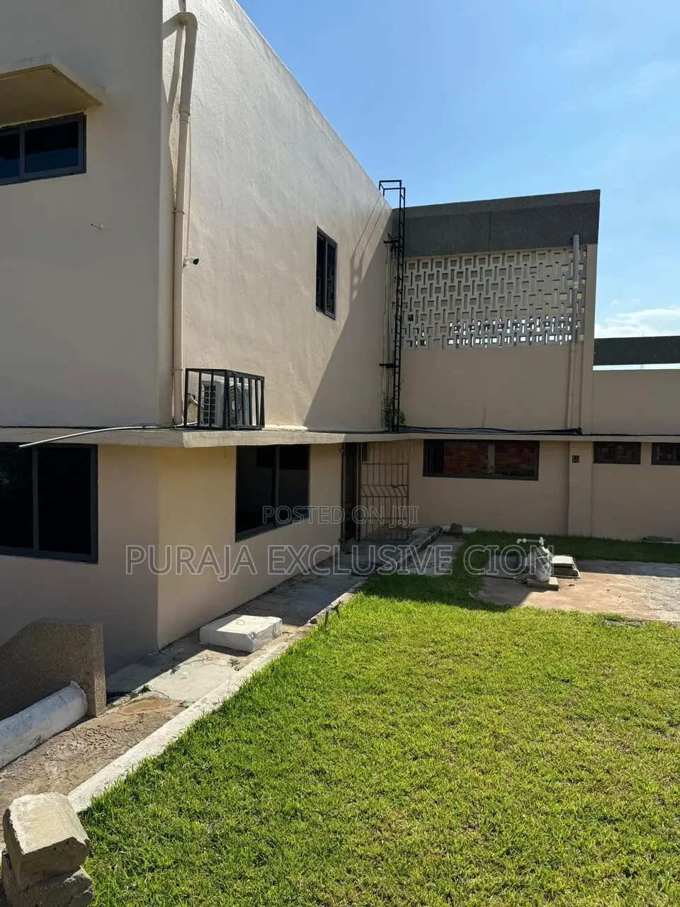 5bdrm Mansion in Green Luxe, MacCharty Hills for rent