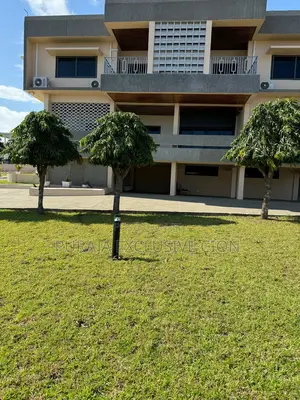 5bdrm Mansion in Green Luxe, MacCharty Hills for rent