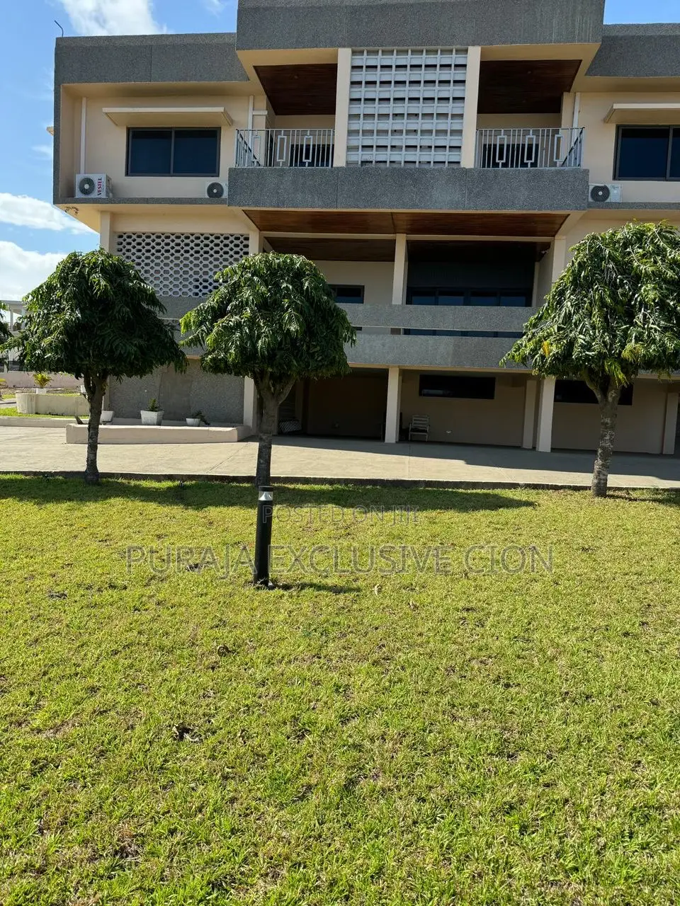 5bdrm Mansion in Green Luxe, MacCharty Hills for rent