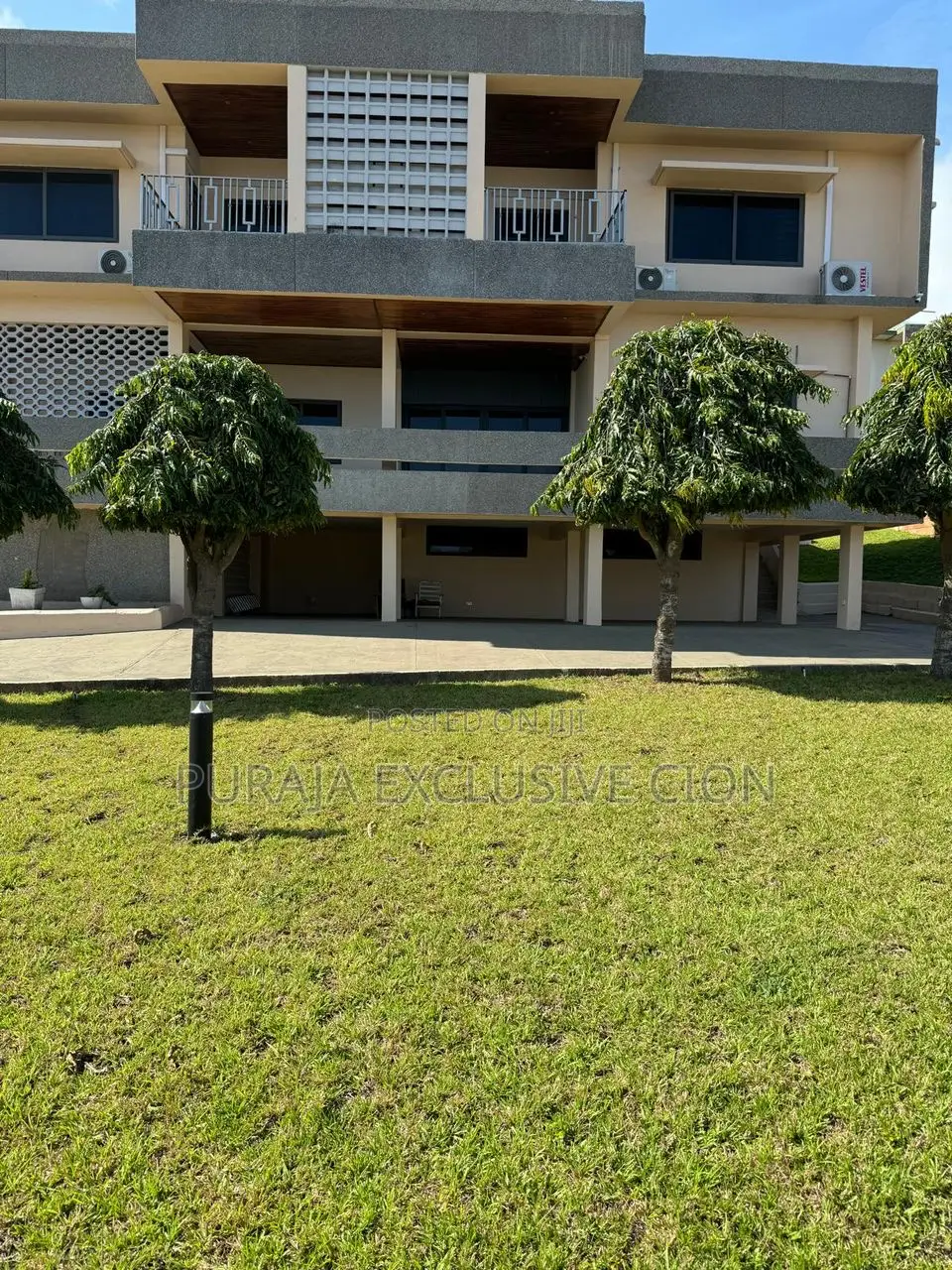 5bdrm Mansion in Green Luxe, MacCharty Hills for rent