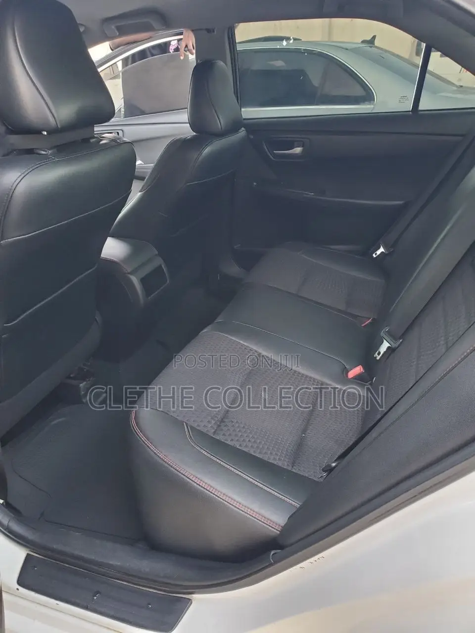 Toyota Camry SE 4dr Sedan (2.5L 4cyl 6A) 2015 White