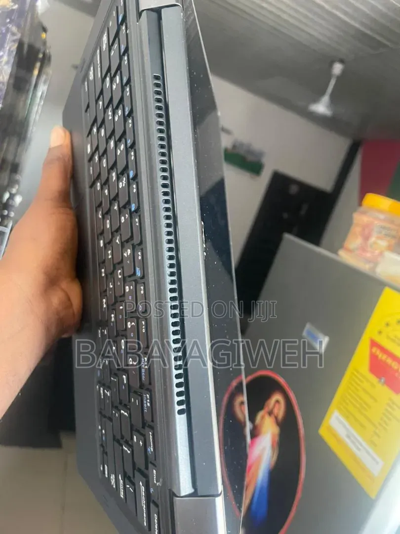 New Laptop Dell Latitude 7390 8GB Intel Core i5 SSD 512GB