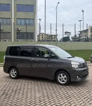 Toyota Voxy 2011 Gray