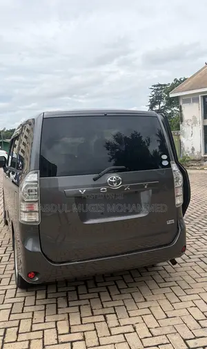 Toyota Voxy 2011 Gray
