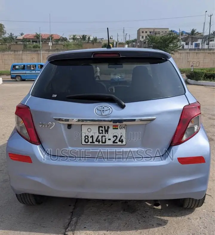 Toyota Vitz 1.3 FWD 3dr 2013 Blue