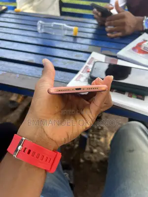 Apple iPhone XR 64 GB Red
