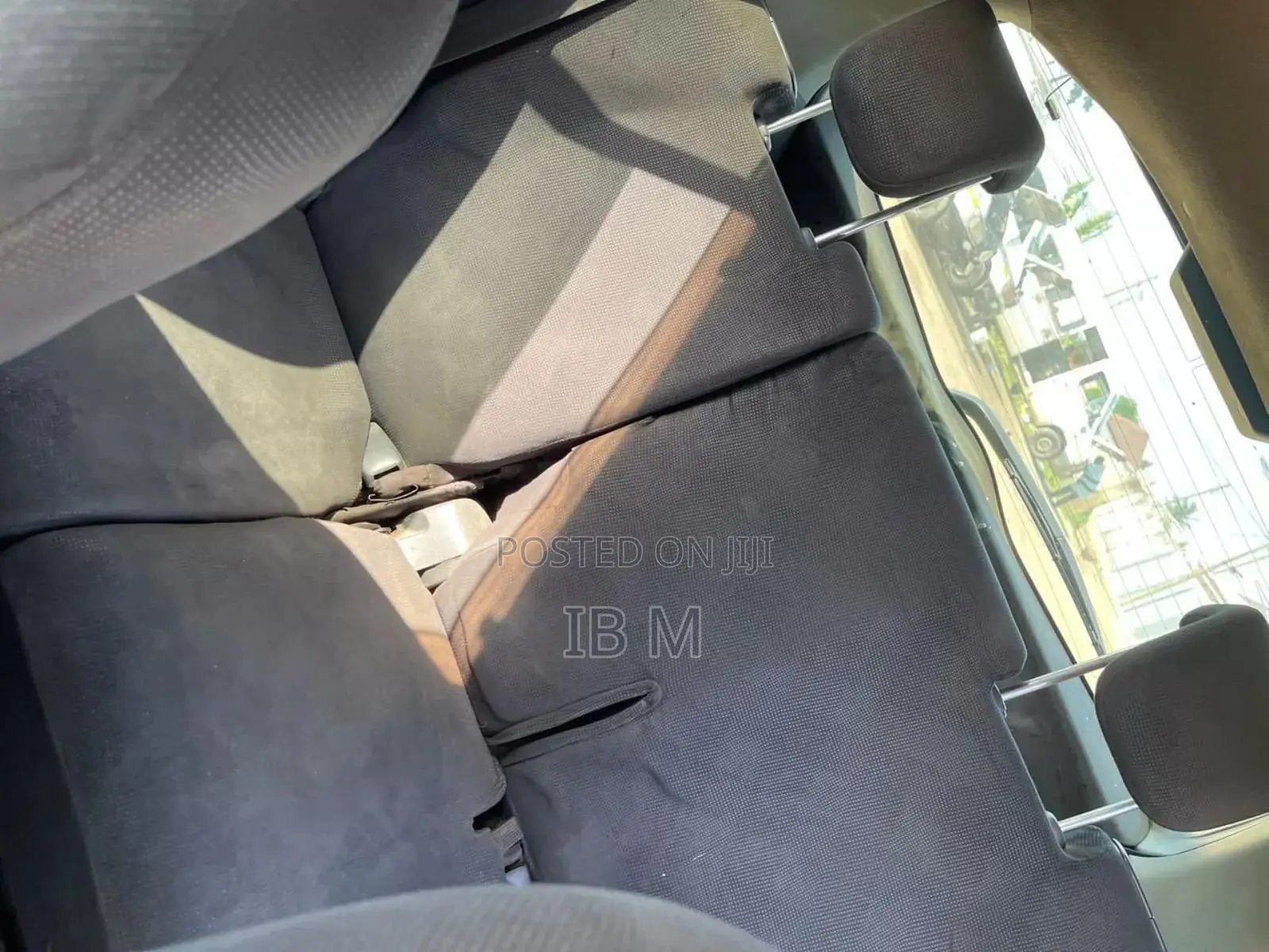 Toyota Vitz 2010 Silver