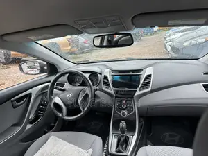 Hyundai Elantra Limited Sedan FWD (1.8L 4cyl 6A) 2016 Black