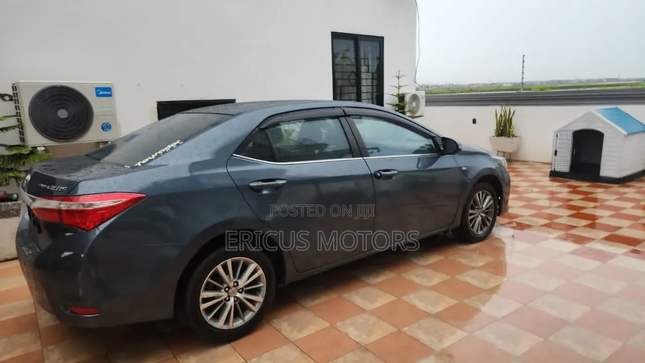 Toyota Corolla Altis 2015 Blue