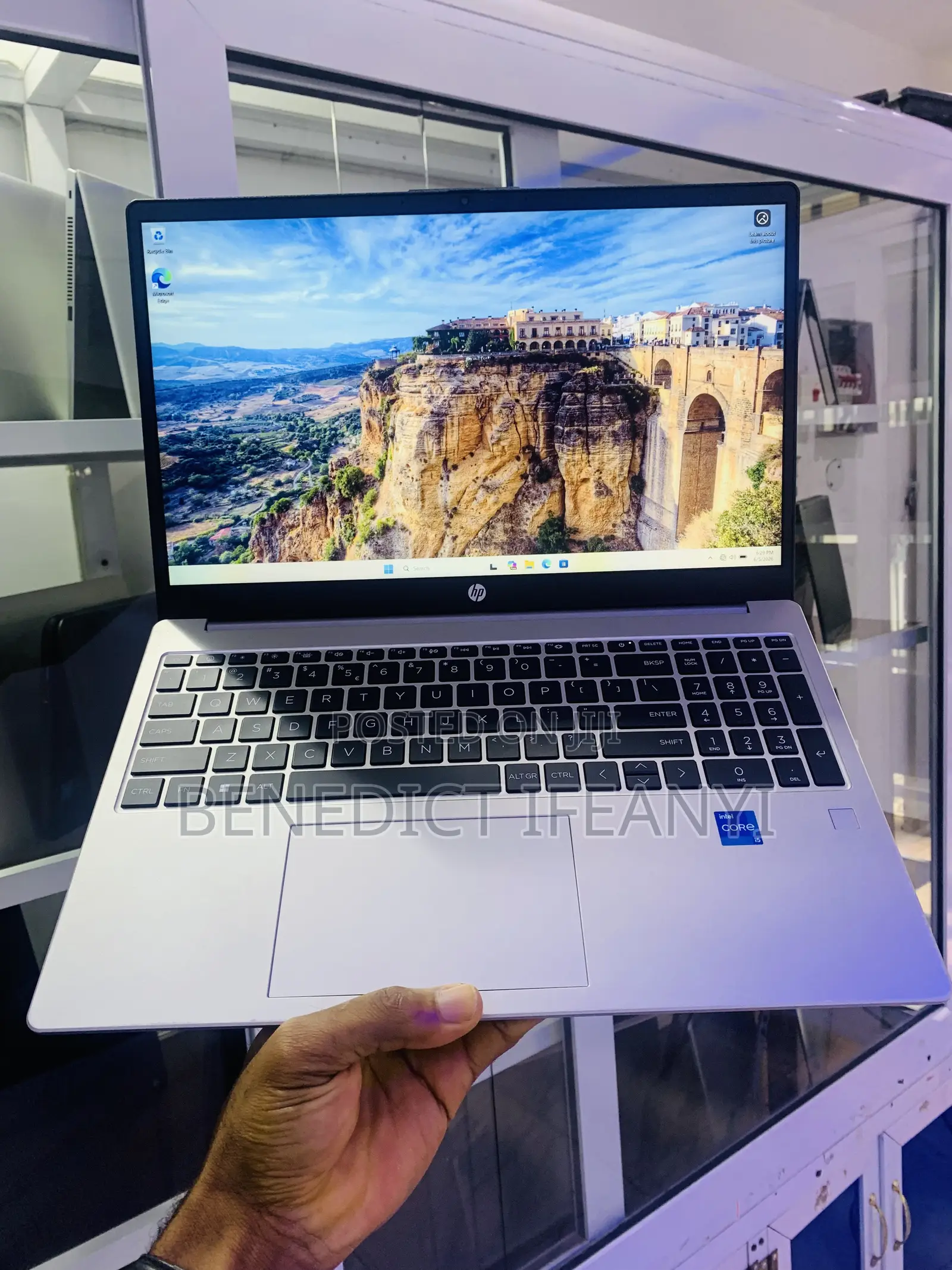 Laptop HP 250 G10 8GB Intel Core i5 SSD 512GB
