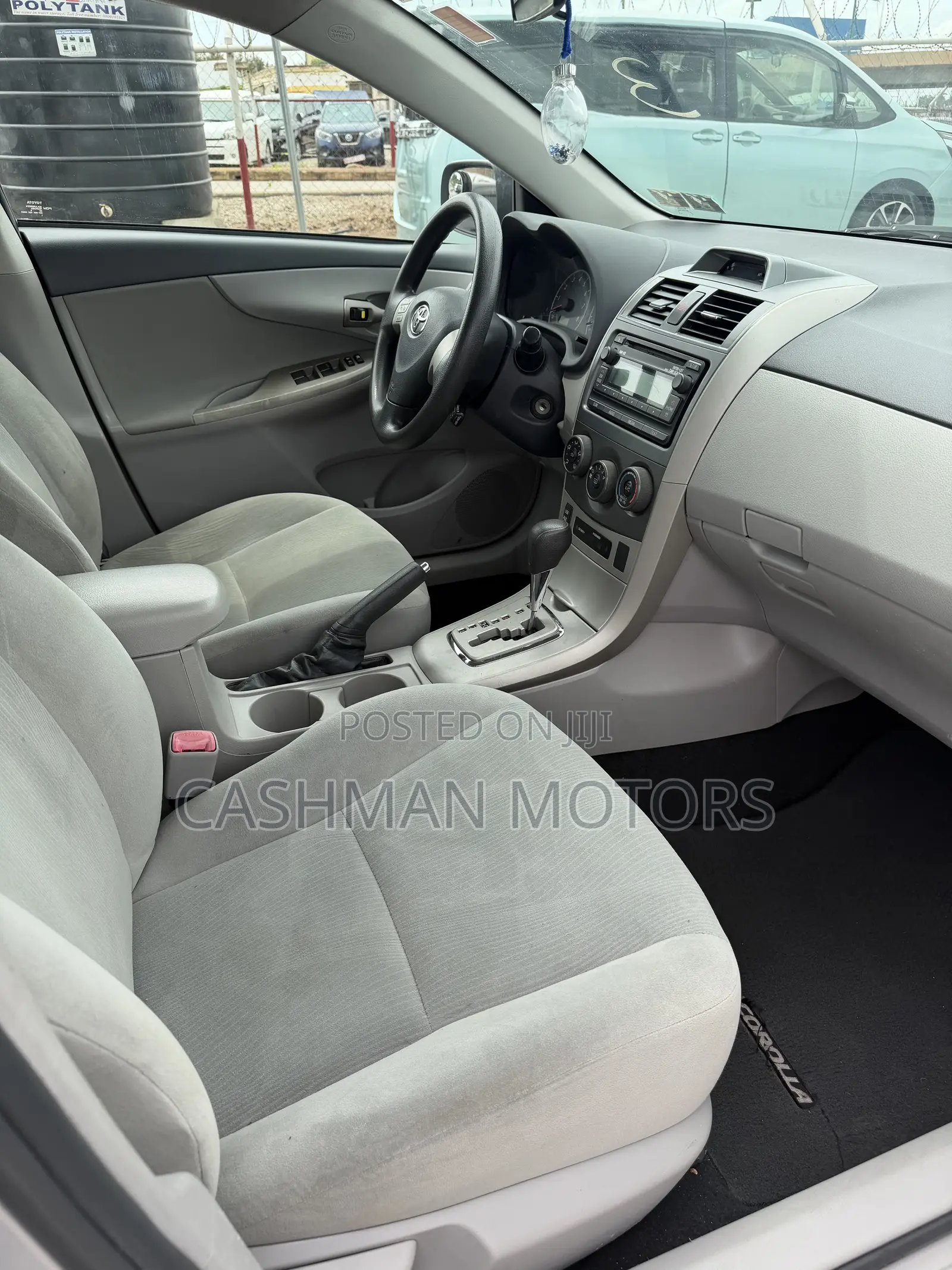 Toyota Corolla LE Special Edition 4dr Sedan (1.8L 4cyl 4A) 2013 Silver