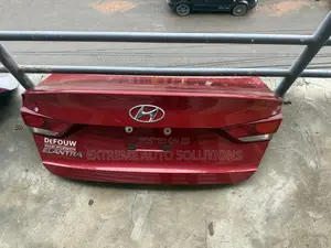 2017 2018 Hyundai Elantra Rear Trunk Lid With Camera Oem