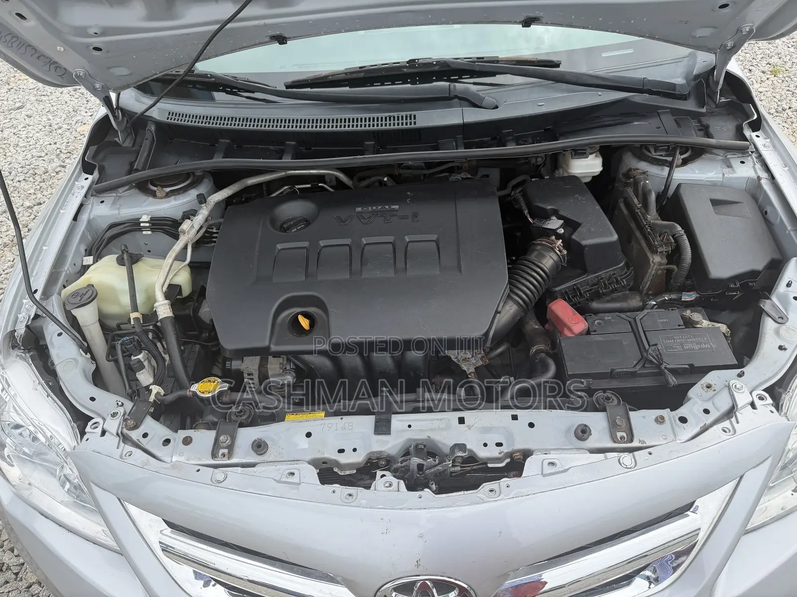 Toyota Corolla LE Special Edition 4dr Sedan (1.8L 4cyl 4A) 2013 Silver