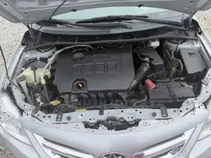 Toyota Corolla LE Special Edition 4dr Sedan (1.8L 4cyl 4A) 2013 Silver