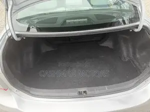 Toyota Corolla LE Special Edition 4dr Sedan (1.8L 4cyl 4A) 2013 Silver