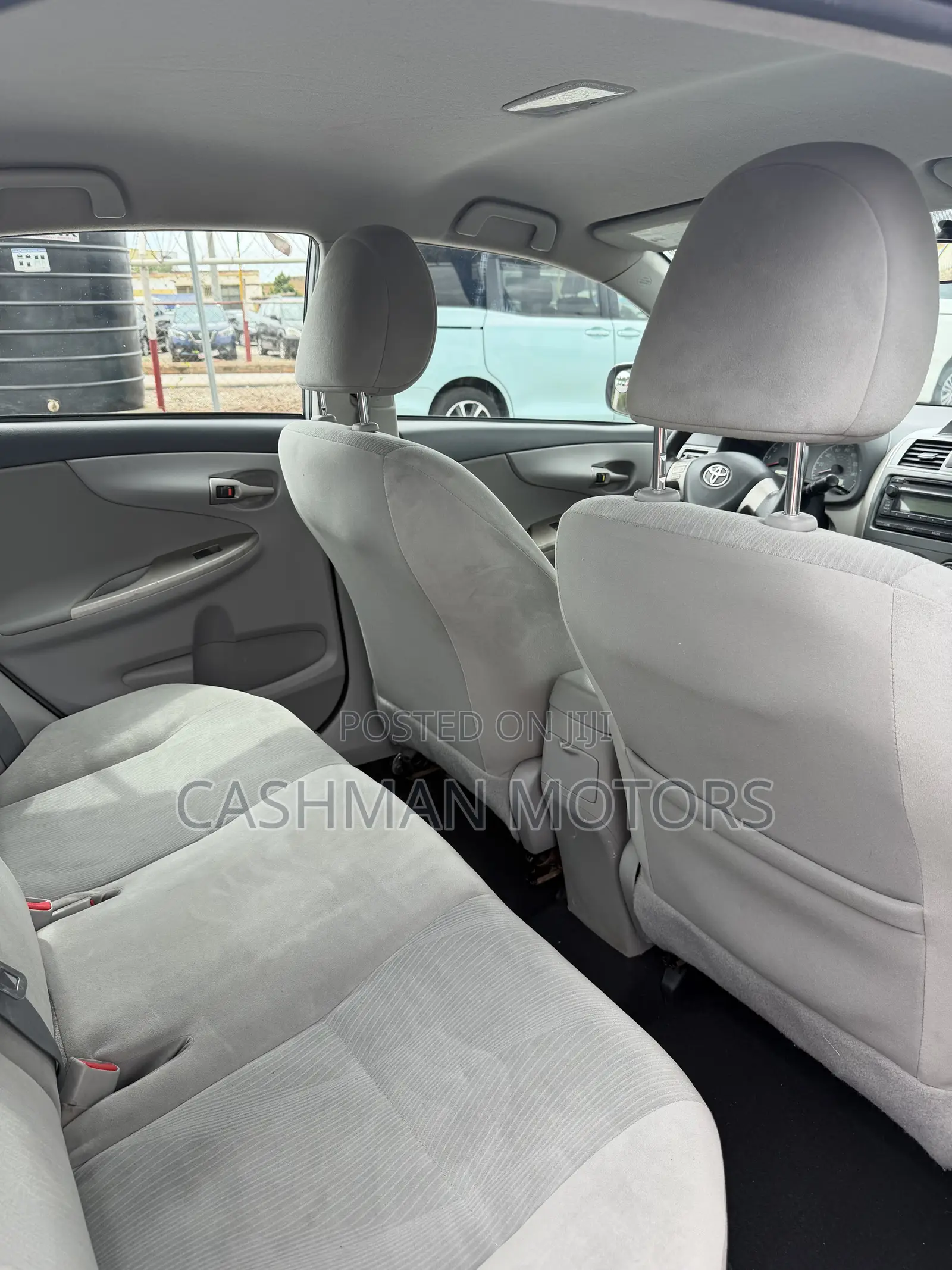 Toyota Corolla LE Special Edition 4dr Sedan (1.8L 4cyl 4A) 2013 Silver