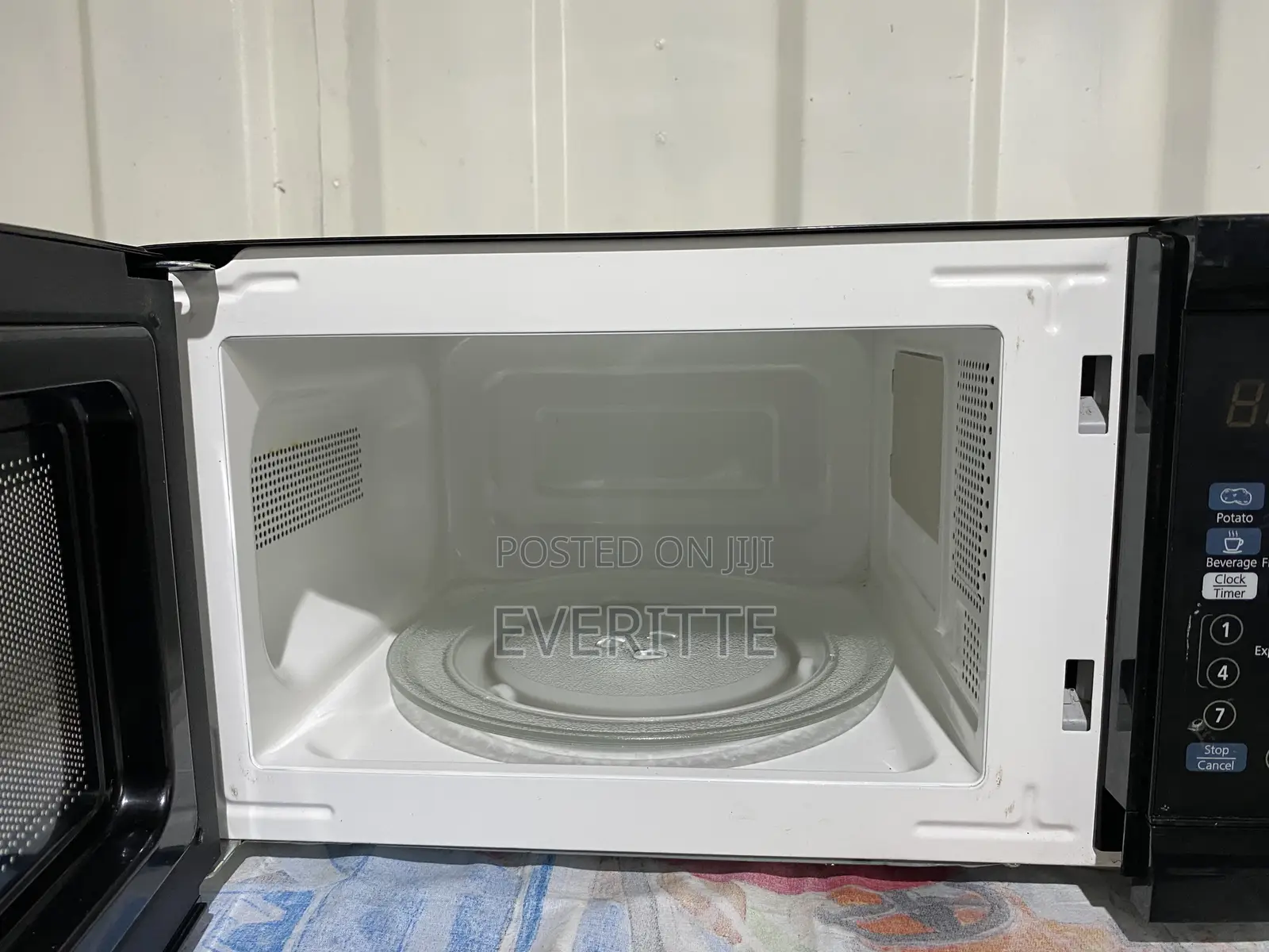 Sunbeam 20l Microwave for Sale