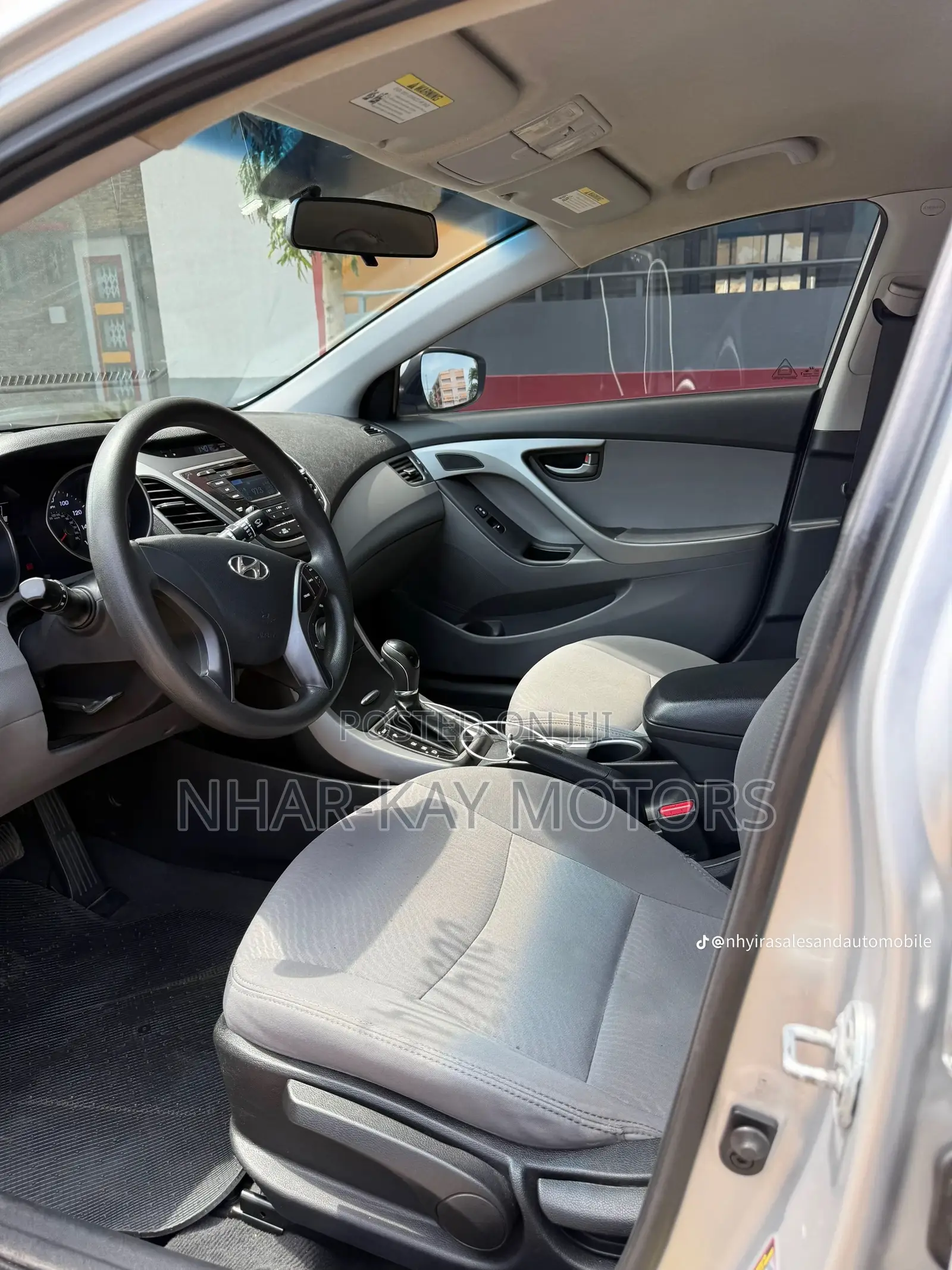 Hyundai Elantra SE Sedan FWD (1.8L 4cyl 6A) 2016 Gray