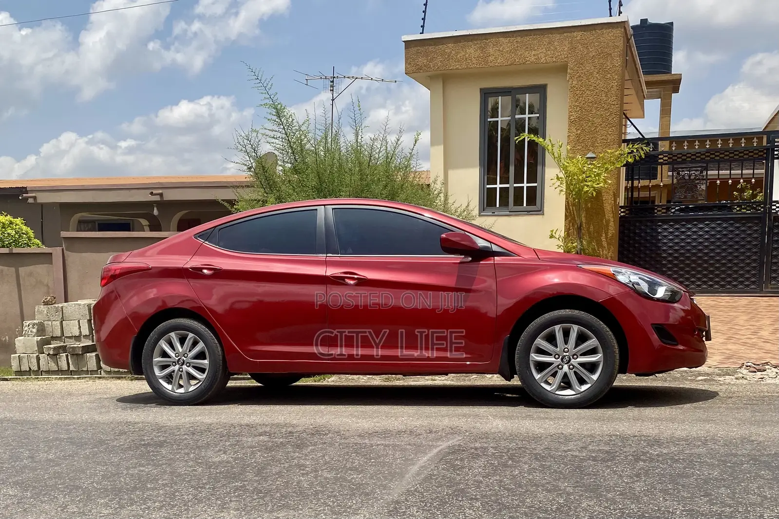 Hyundai Elantra Limited Sedan FWD (1.8L 4cyl 6A) 2013 Red