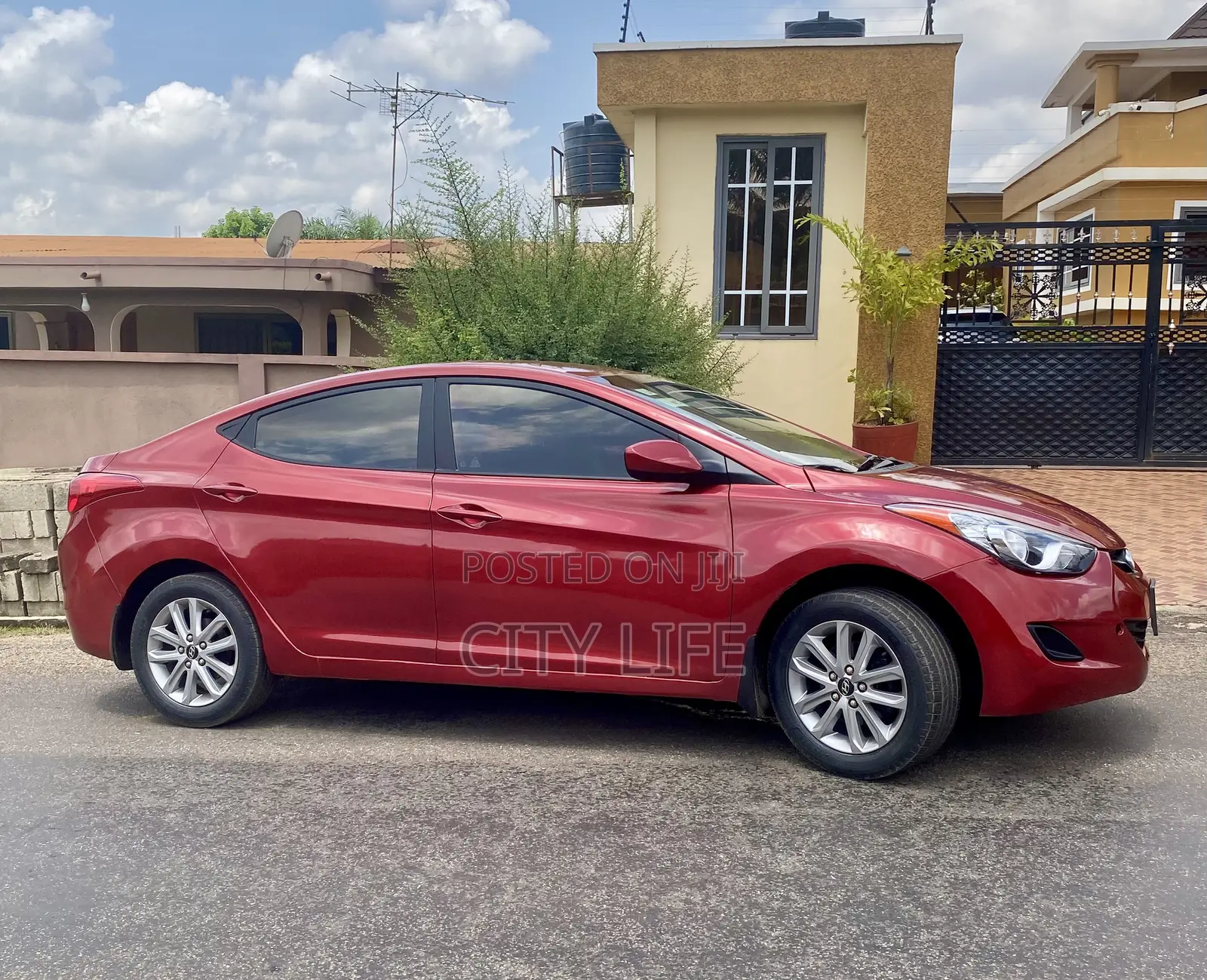 Hyundai Elantra Limited Sedan FWD (1.8L 4cyl 6A) 2013 Red