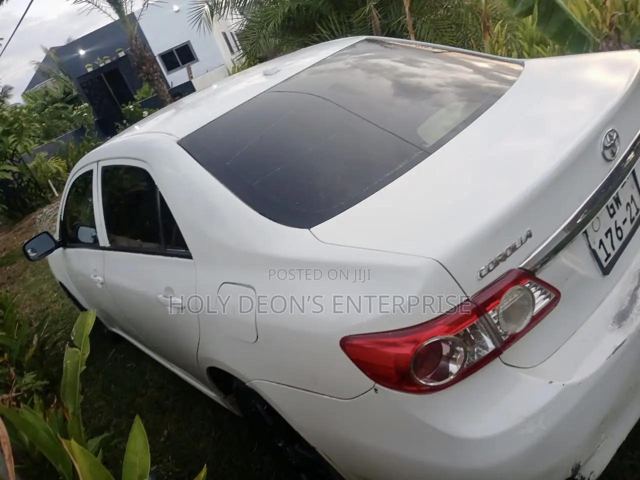 Toyota Corolla LE 4dr Sedan (1.8L 4cyl 4A) 2013 White