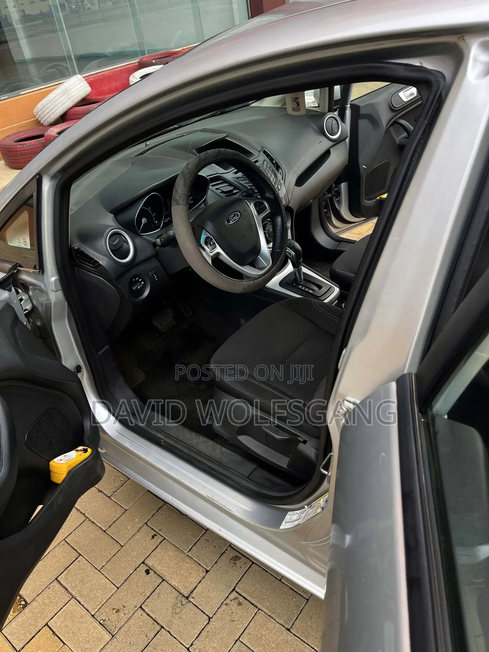 Ford Fiesta SE 4dr Hatchback (1.6L 4cyl 5M) 2014 Silver