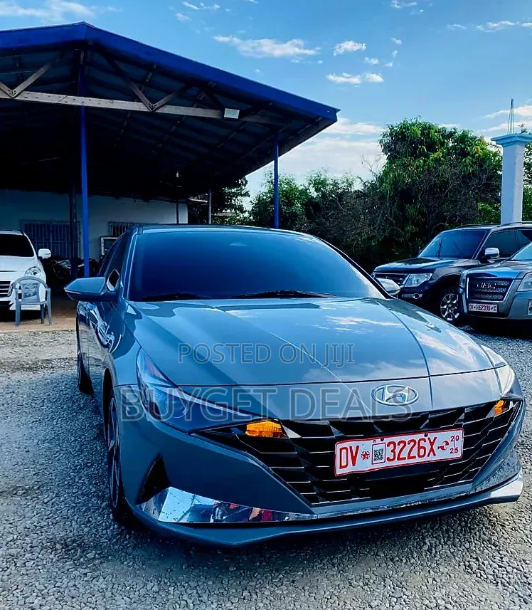 Hyundai Elantra Limited 2023 Blue