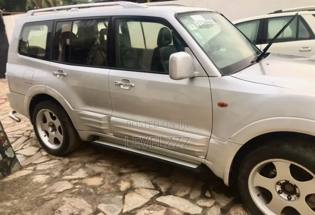 Mitsubishi Pajero Sport 2001 Silver