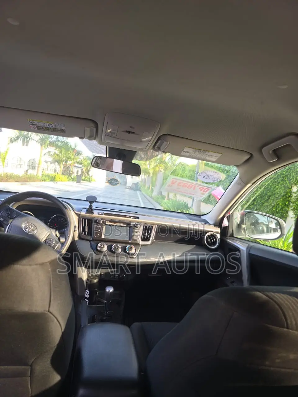 Toyota RAV4 LE AWD (2.5L 4cyl 6A) 2017 White