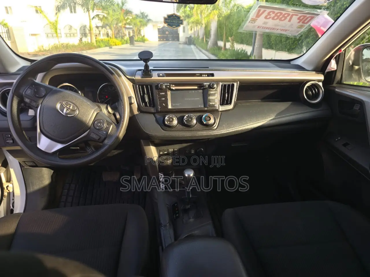 Toyota RAV4 LE AWD (2.5L 4cyl 6A) 2017 White