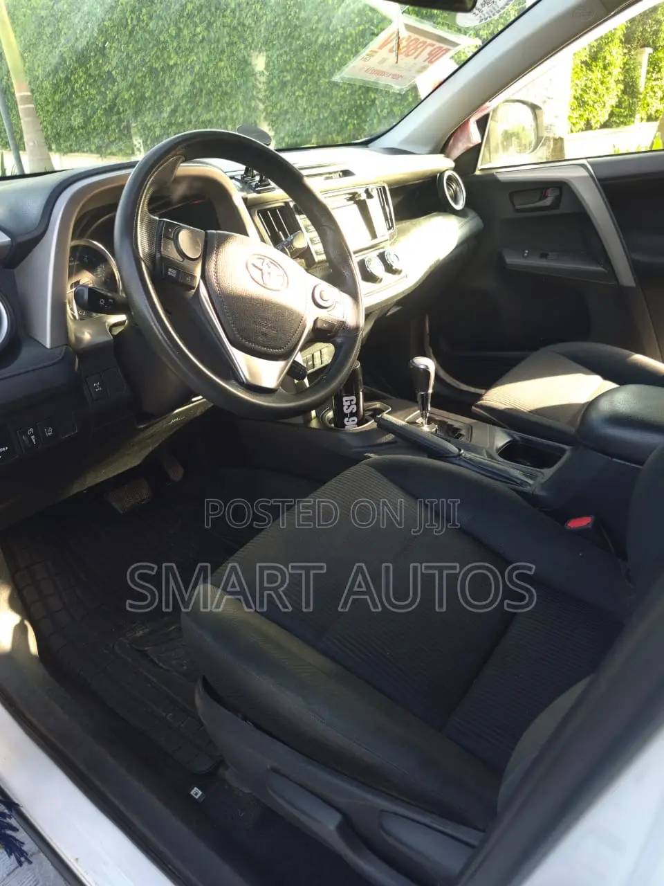 Toyota RAV4 LE AWD (2.5L 4cyl 6A) 2017 White