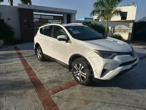 Toyota RAV4 LE AWD (2.5L 4cyl 6A) 2017 White