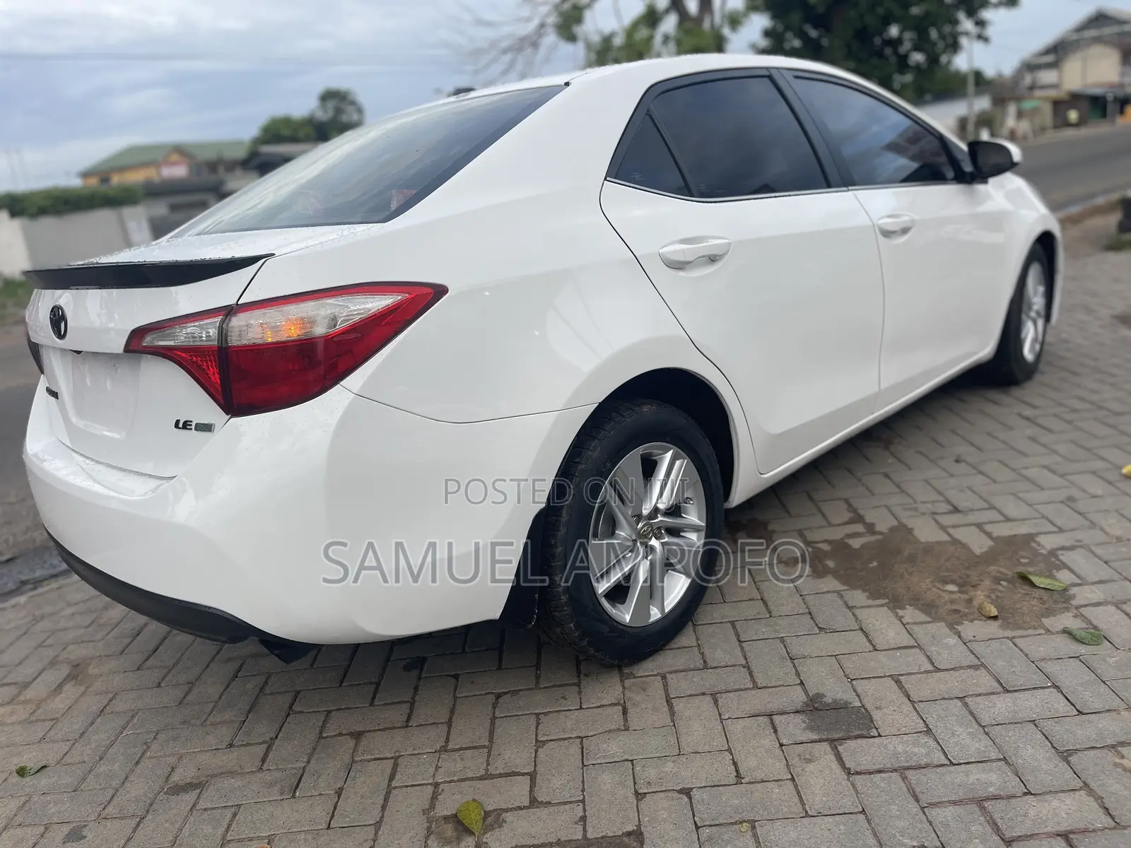 Toyota Corolla LE Eco 4dr Sedan (1.8L 4cyl CVT) 2016 White