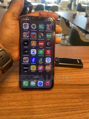 Apple iPhone 13 128 GB Red