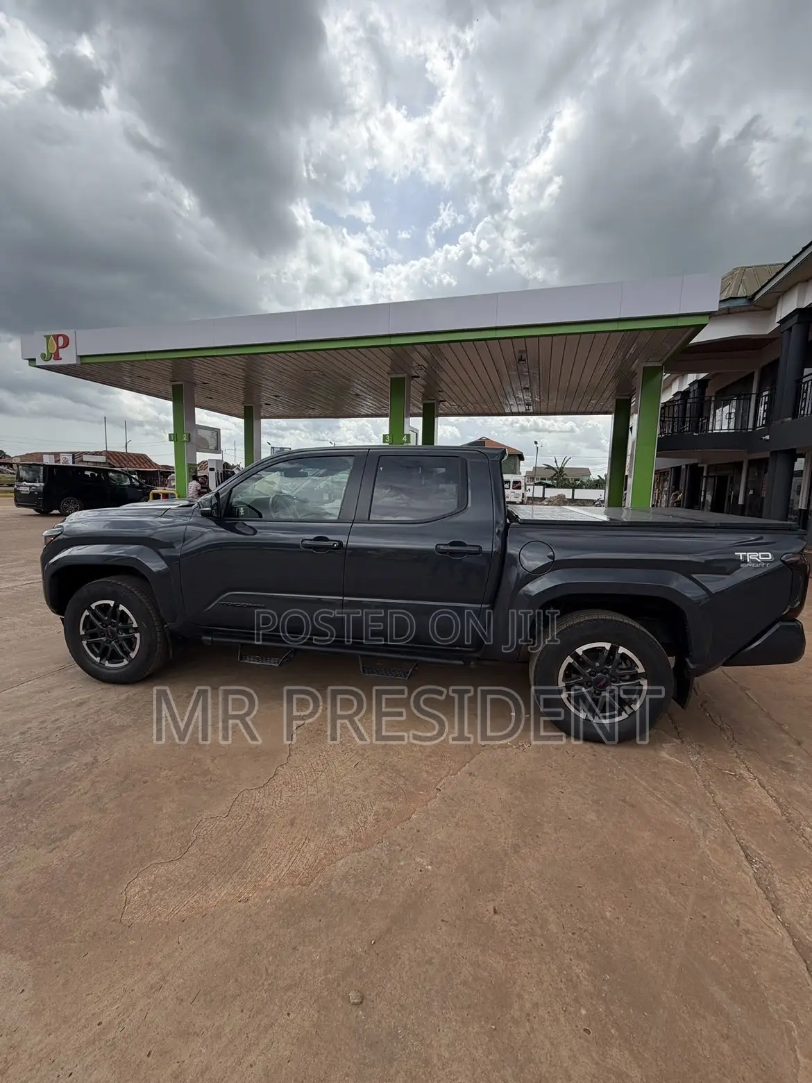 Toyota Tacoma SR5 Access Cab 6' Bed AT 2024 Black