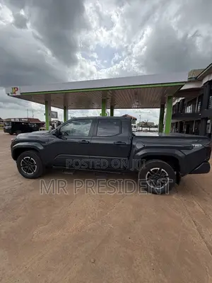 Toyota Tacoma SR5 Access Cab 6' Bed AT 2024 Black