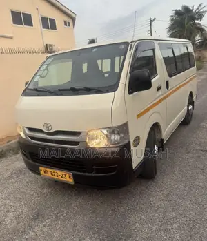 Toyota HiAce 2010 White