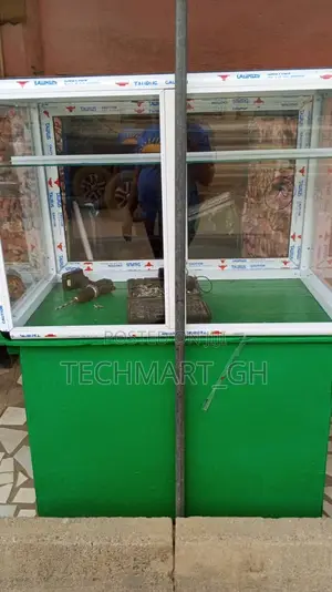 Display Show Glass/ Showcase
