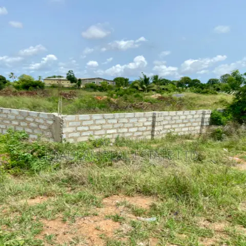 Roadside Commercial Land for Sale – Ada Kasseh (Accra–Aflao Highway)