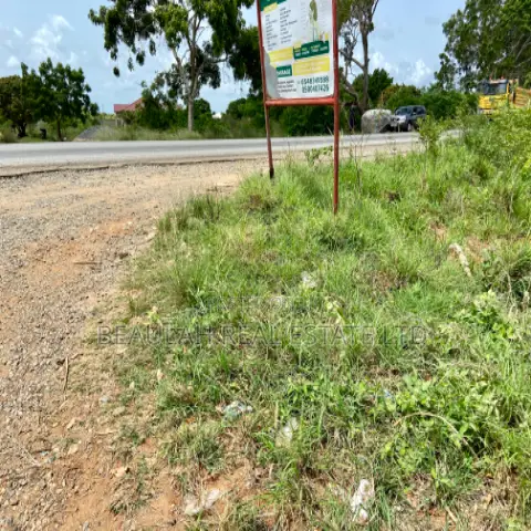 Roadside Commercial Land for Sale – Ada Kasseh (Accra–Aflao Highway)