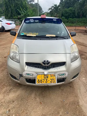 Toyota Yaris 2012 Silver
