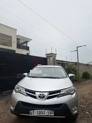 Toyota RAV4 XLE 4dr SUV AWD (2.5L 4cyl 6A) 2015 Silver
