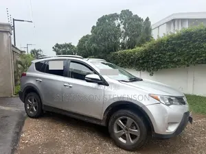Toyota RAV4 XLE 4dr SUV AWD (2.5L 4cyl 6A) 2015 Silver