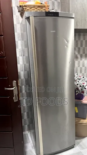 Fairly Used Full Fridge for Drinks and Chilling