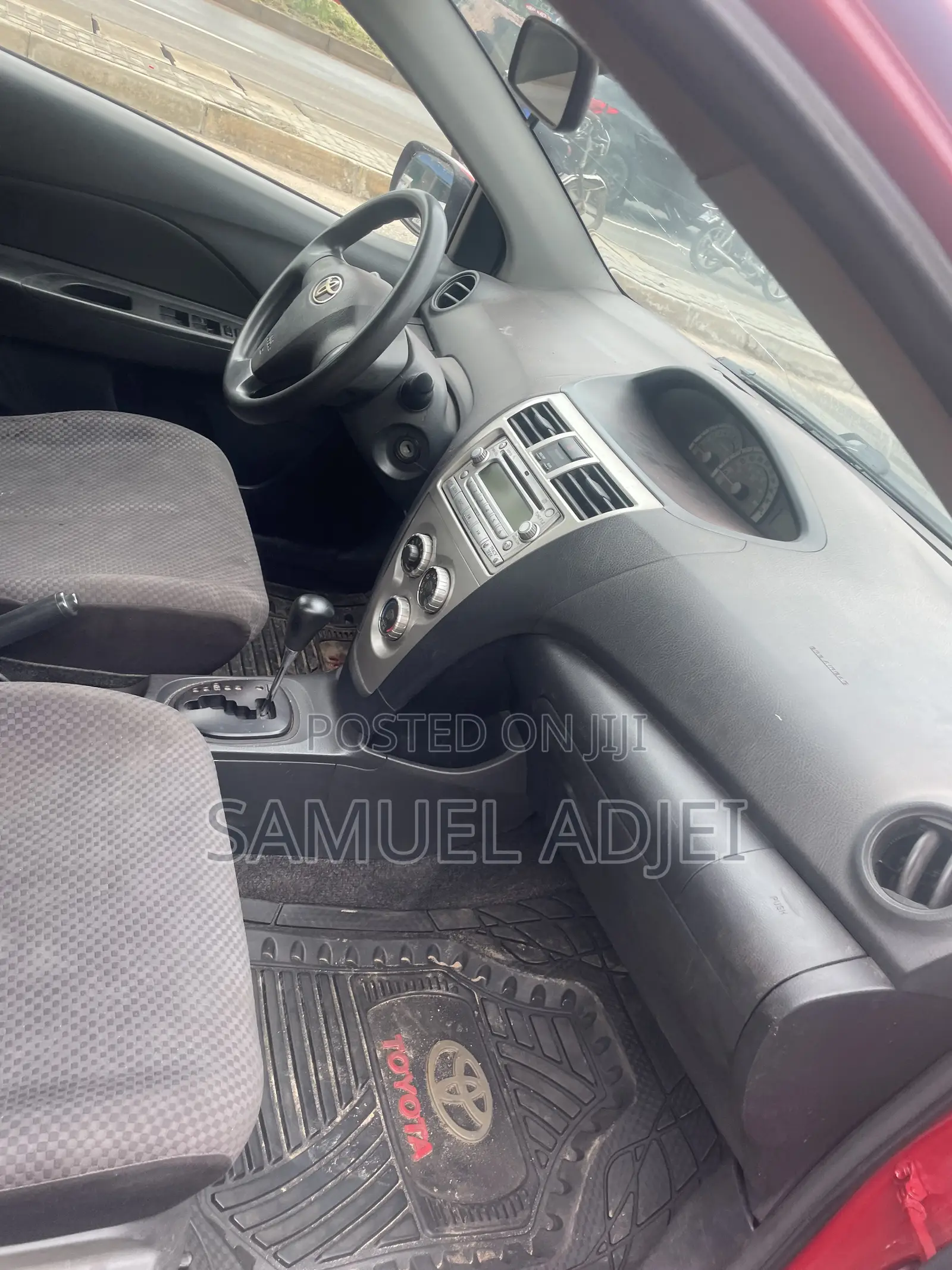 Toyota Yaris 2010 Red