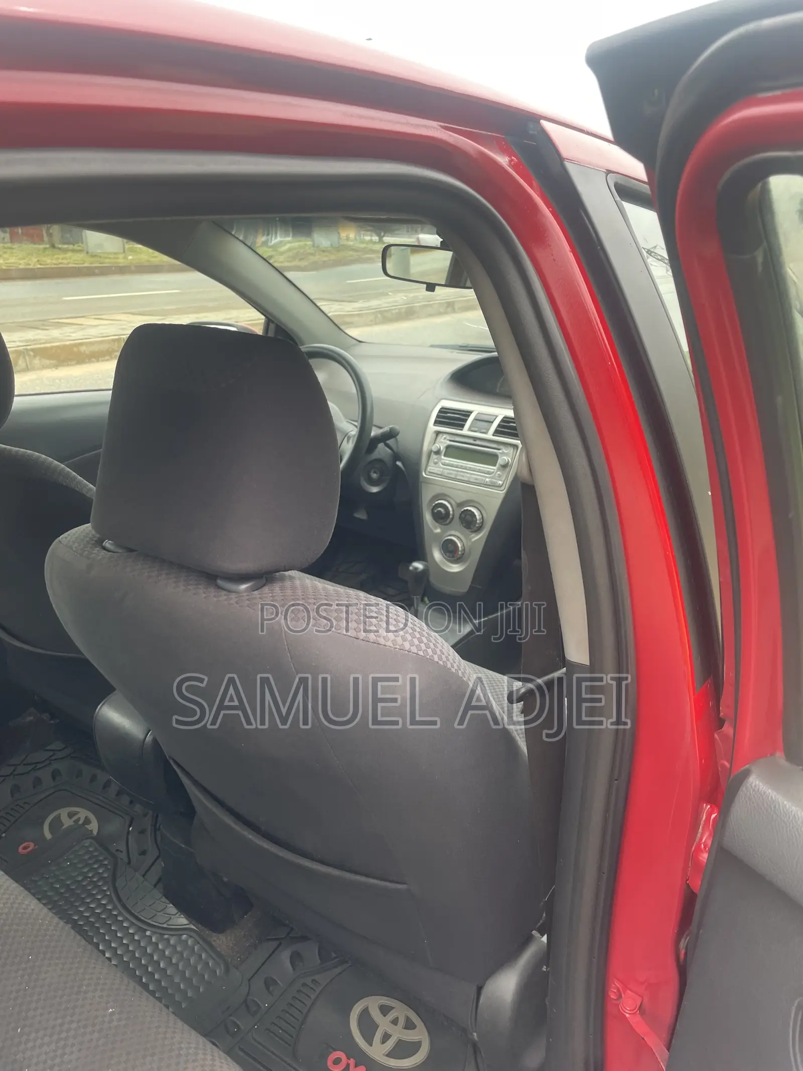 Toyota Yaris 2010 Red