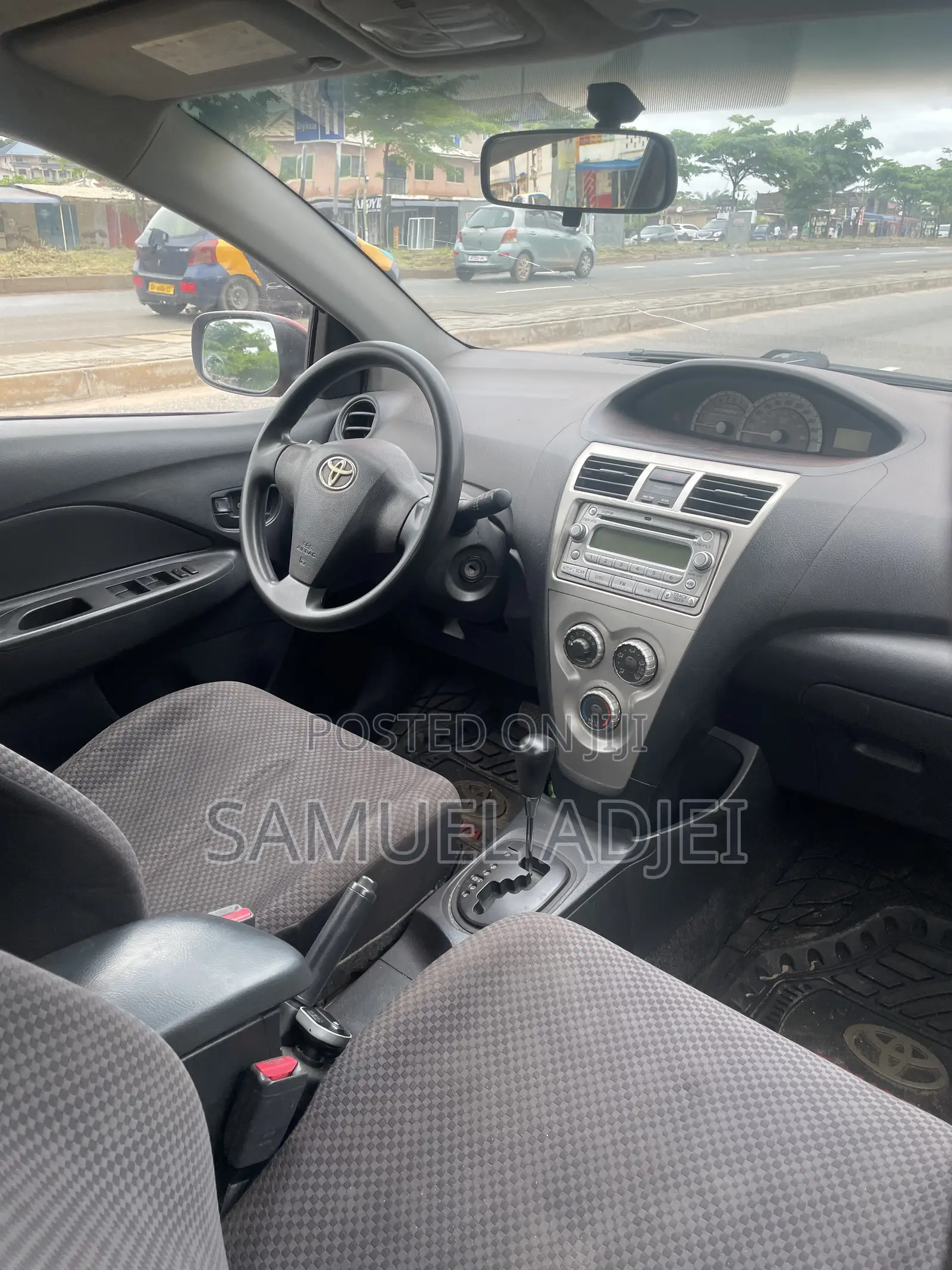 Toyota Yaris 2010 Red