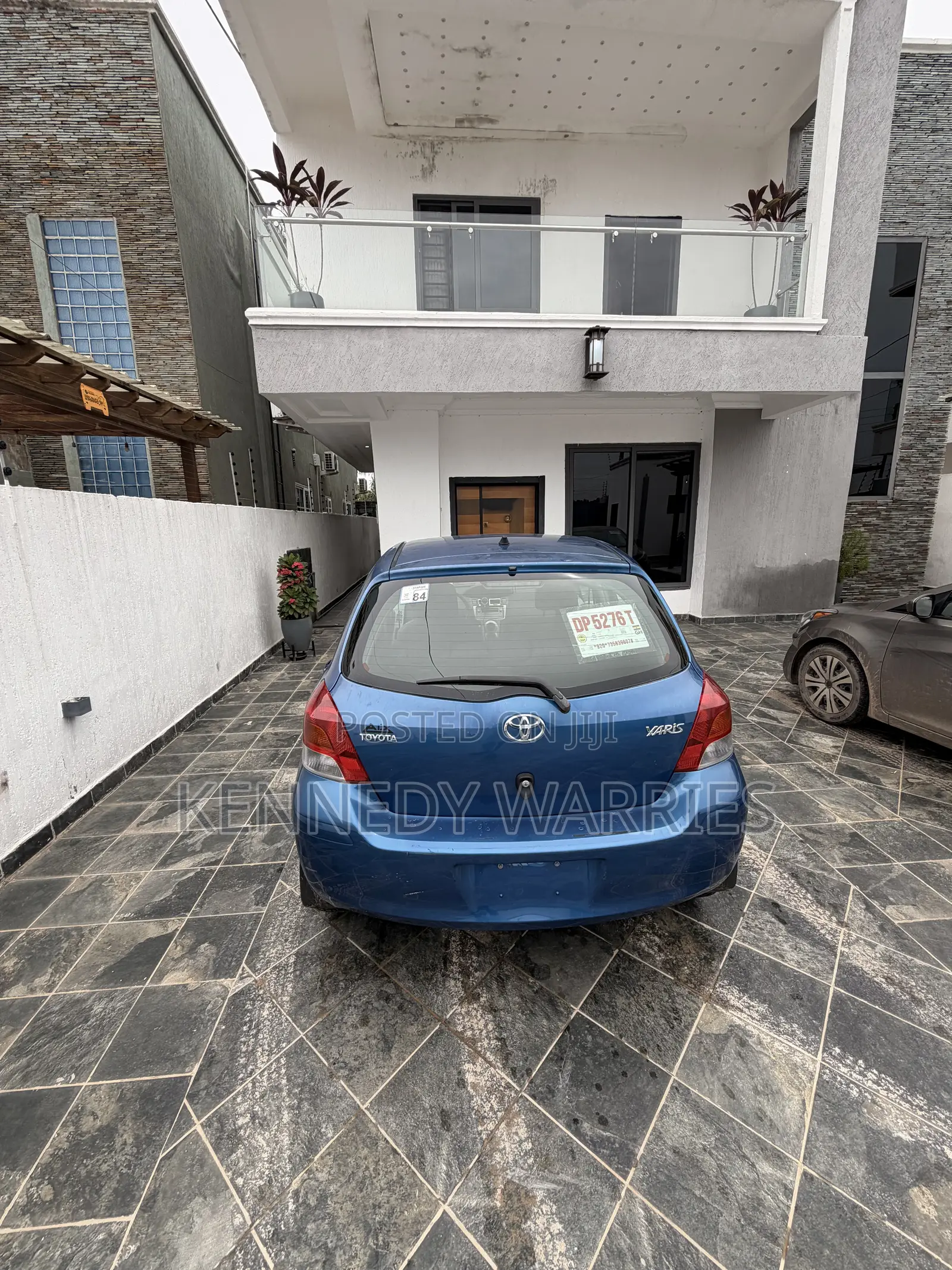 Toyota Yaris Base Sedan 4dr 2011 Blue